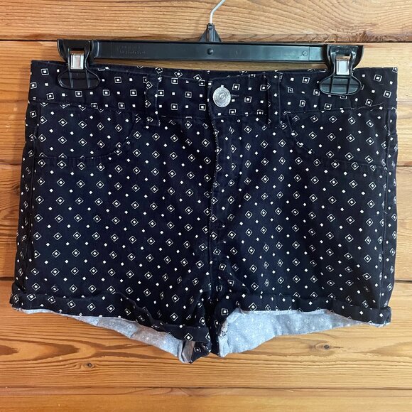 SO Shorts with Diamond Pattern Size 5 - Picture 1 of 6